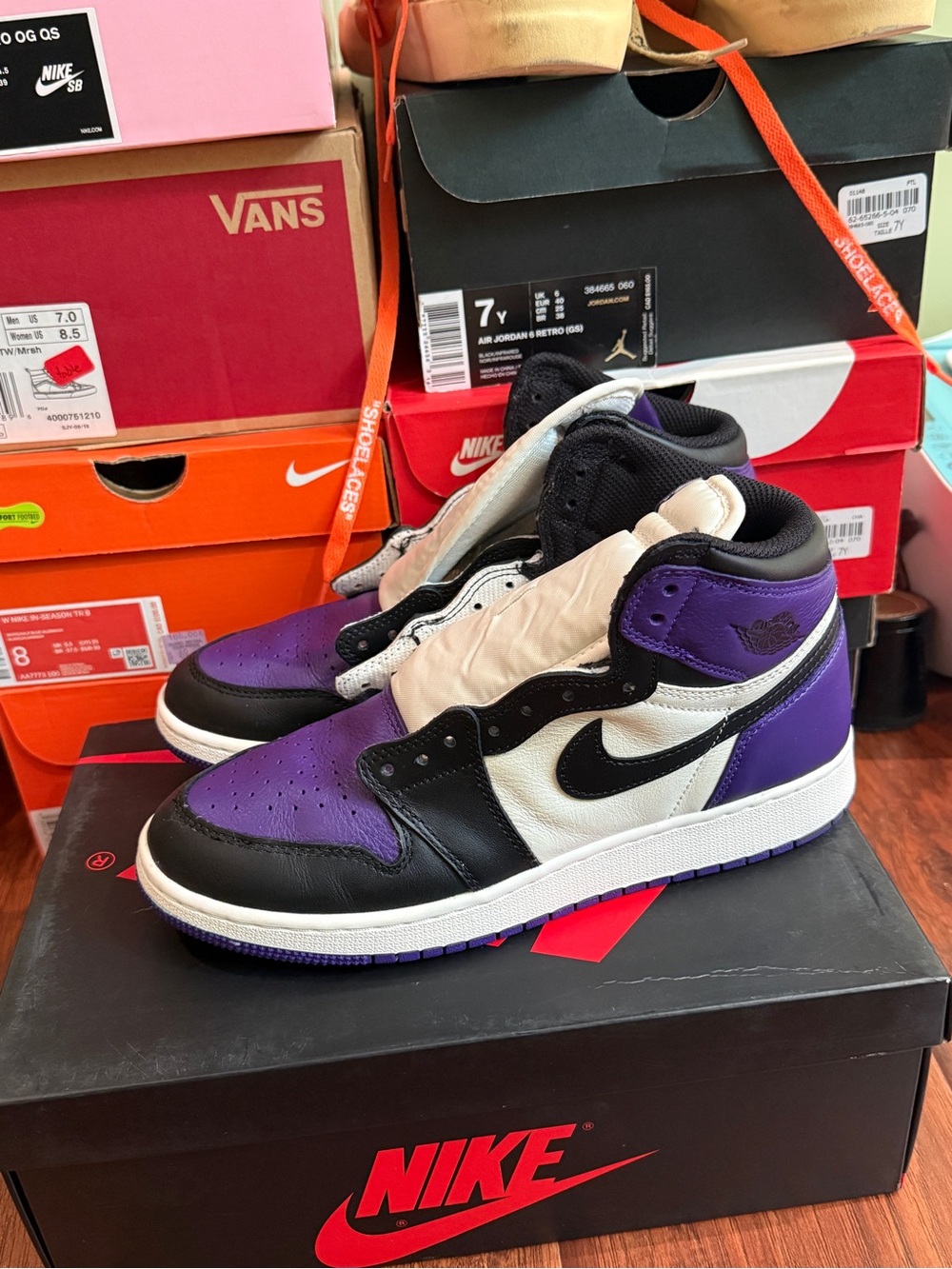 Authentic Air Jordan 1 Retro High OG Size 40